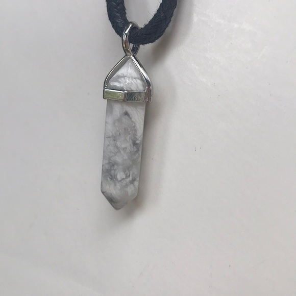 Howlite Necklace - Picture 2 of 4